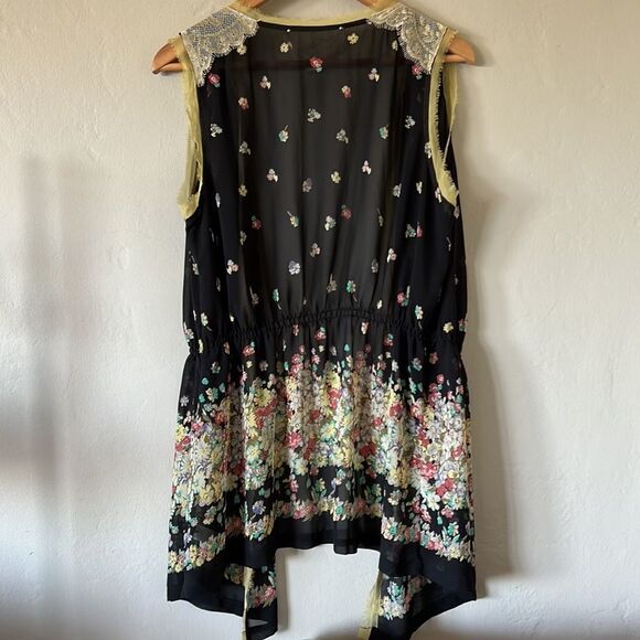 Nick & Mo Sleeveless Sheer Top - Picture 10 of 10